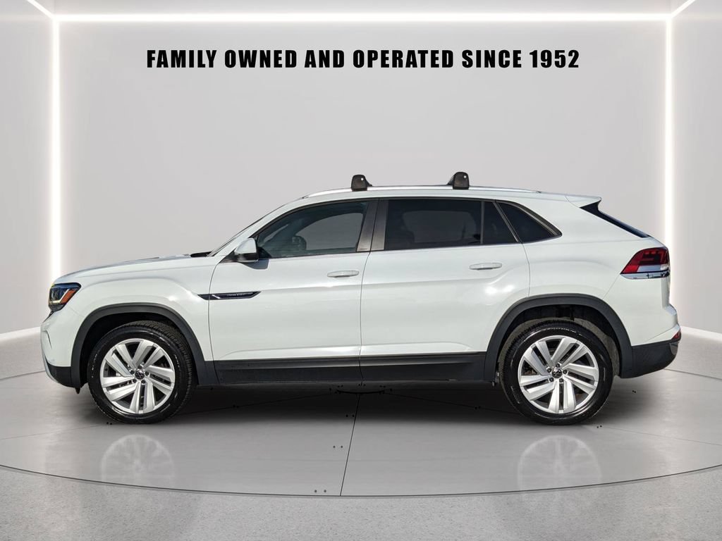 Certified 2023 Volkswagen Atlas Cross Sport SE w/ Panoramic Sunroof Package FWD image 3