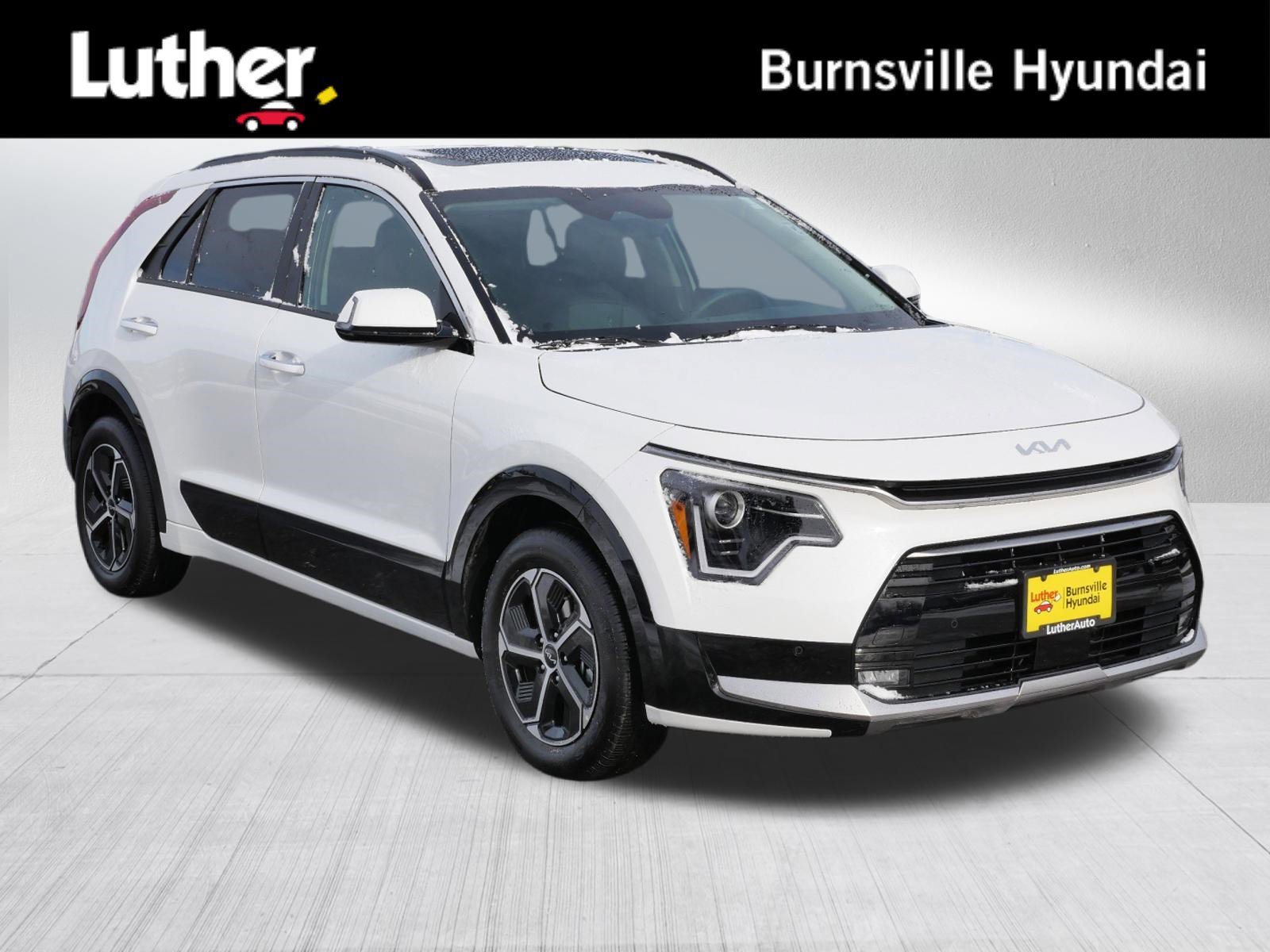 Used 2025 Kia Niro SX image 1