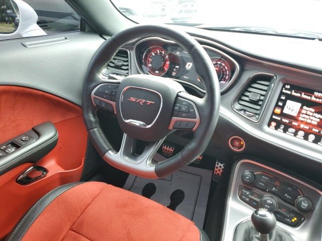 Used 2015 Dodge Challenger SRT Hellcat RWD image 17