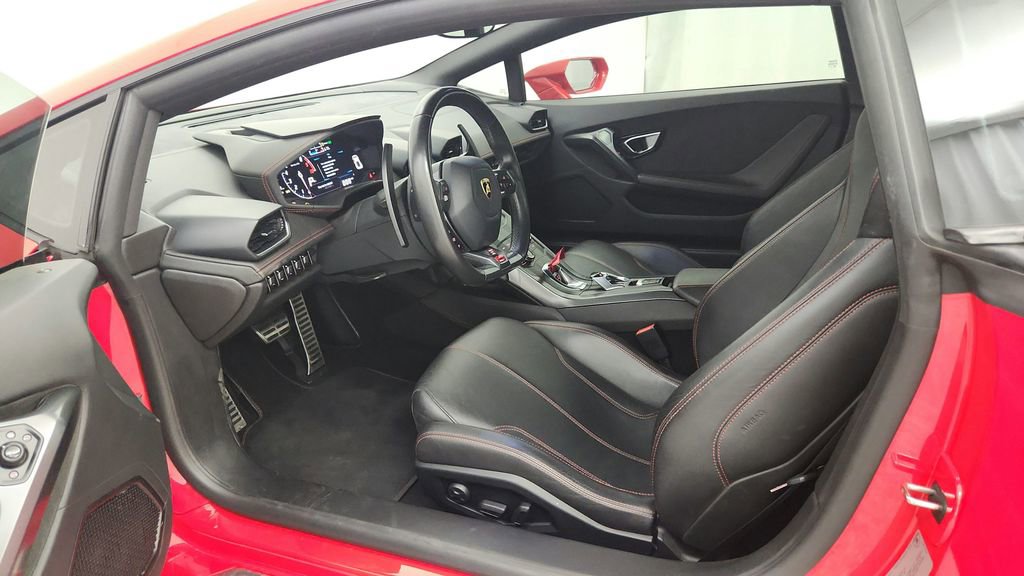 Used 2015 Lamborghini Huracan LP 610-4 image 34