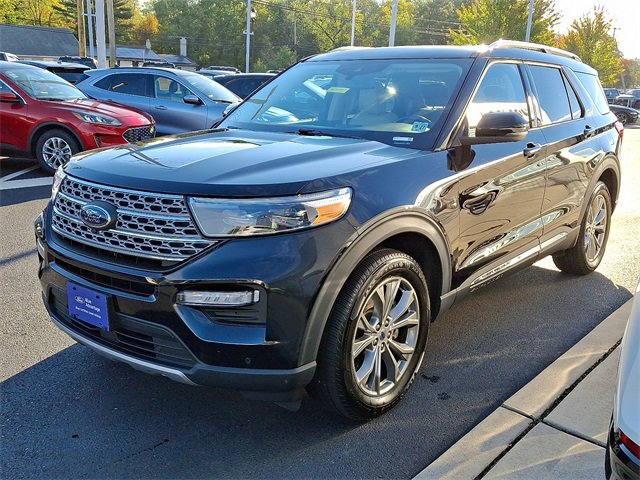 Certified 2022 Ford Explorer Limited w/ Equipment Group 301A image 4