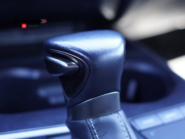Used 2022 Lexus UX 200 w/ Premium Package FWD image 35