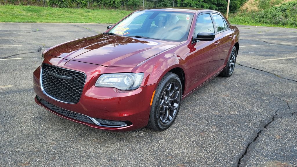 Used 2021 Chrysler 300 Touring w/ Sport Appearance Package AWD/4WD image 5