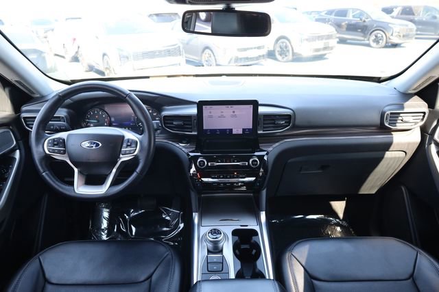 Used 2023 Ford Explorer Limited image 14