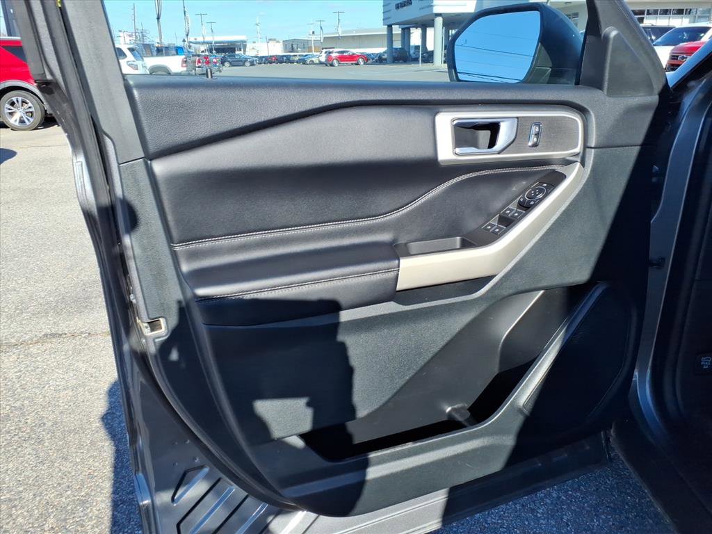 Used 2023 Ford Explorer XLT w/ Equipment Group 202A image 19