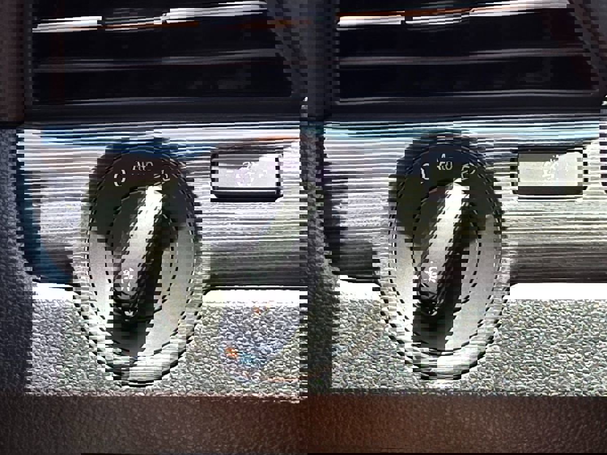 Used 2020 Volkswagen Passat 2.0T R-Line image 50