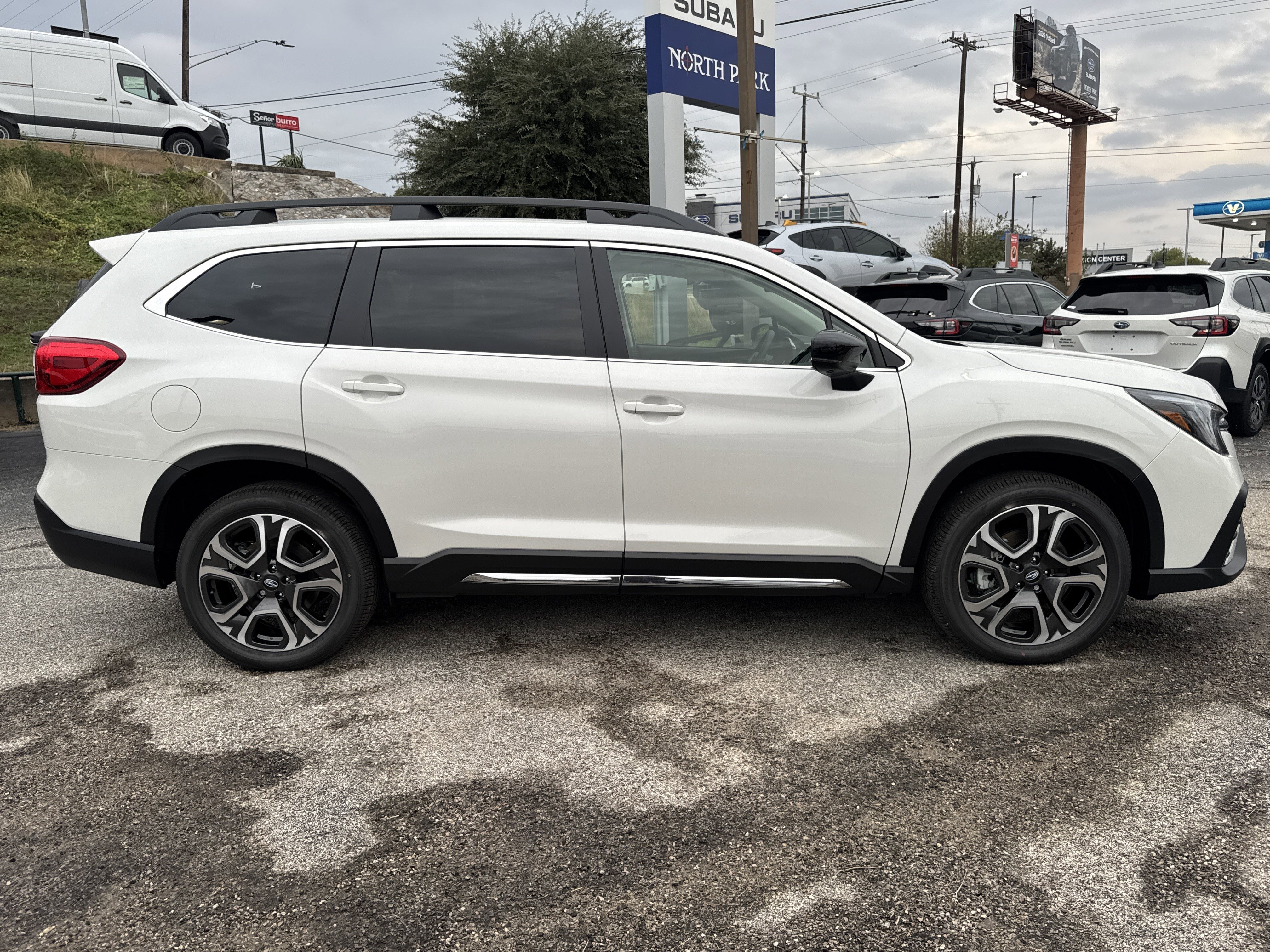 New 2026 Subaru Ascent Limited image 2