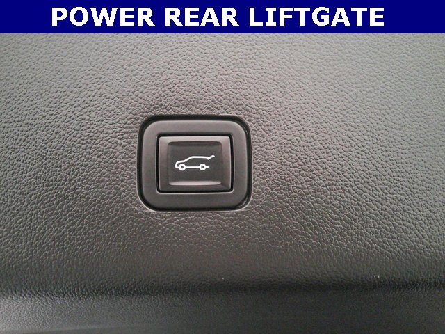Used 2023 Chevrolet Traverse RS image 22