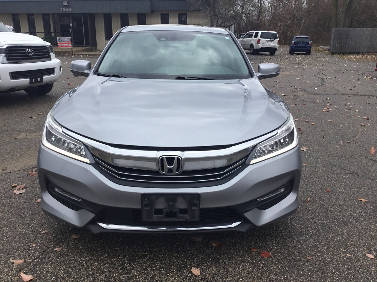 Used 2016 Honda Accord Touring image 3
