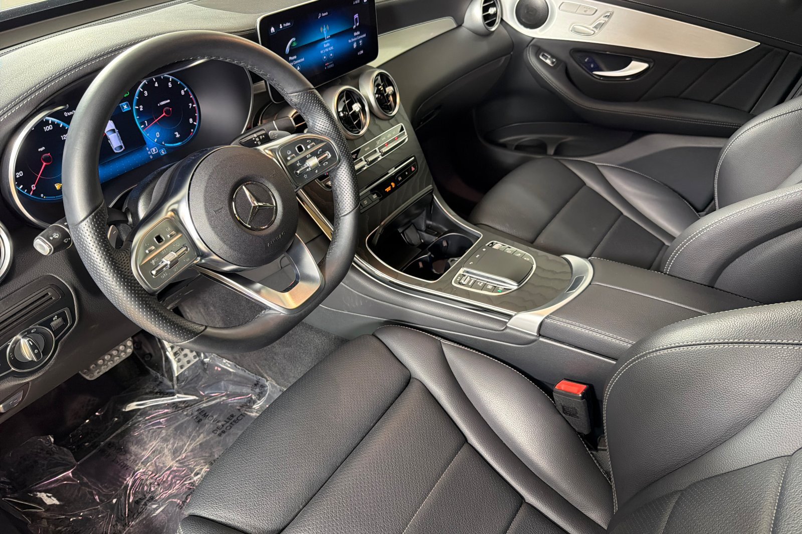 Used 2022 Mercedes-Benz GLC 300 4MATIC Coupe image 9