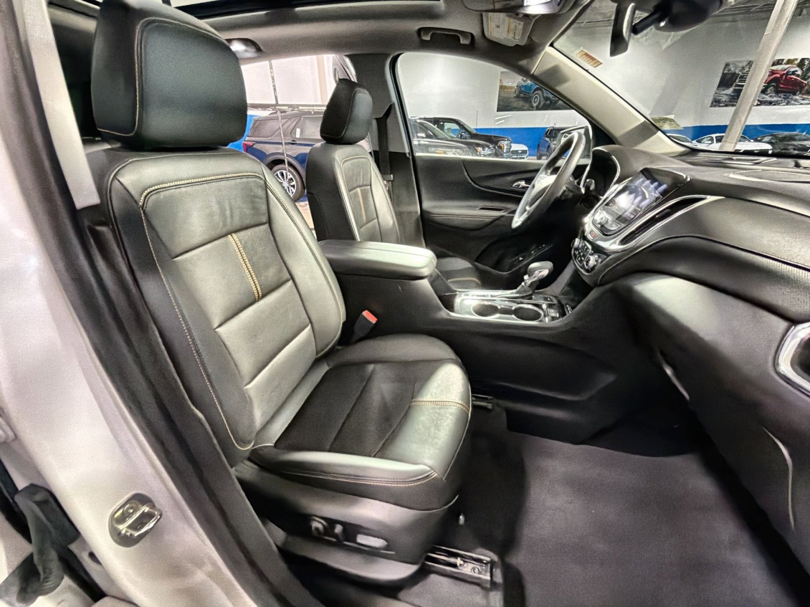 Used 2022 Chevrolet Equinox Premier AWD/4WD image 34