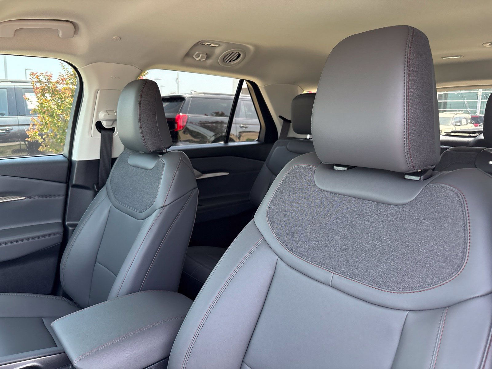 New 2026 Ford Explorer Active w/ Active Comfort Package RWD image 18