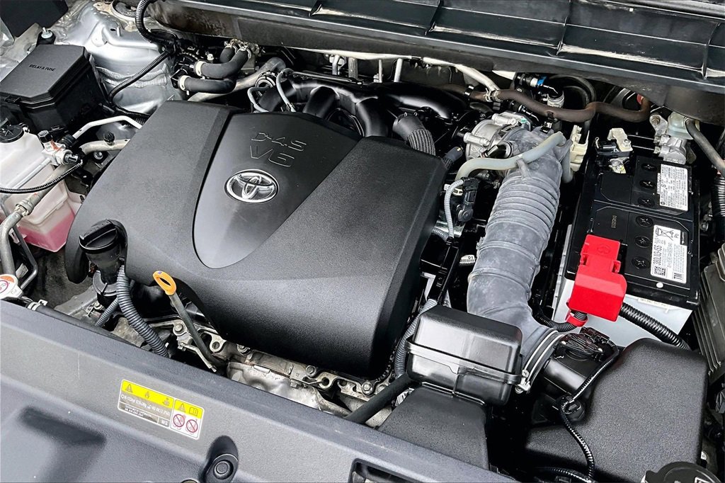 Used 2021 Toyota Highlander Platinum image 35