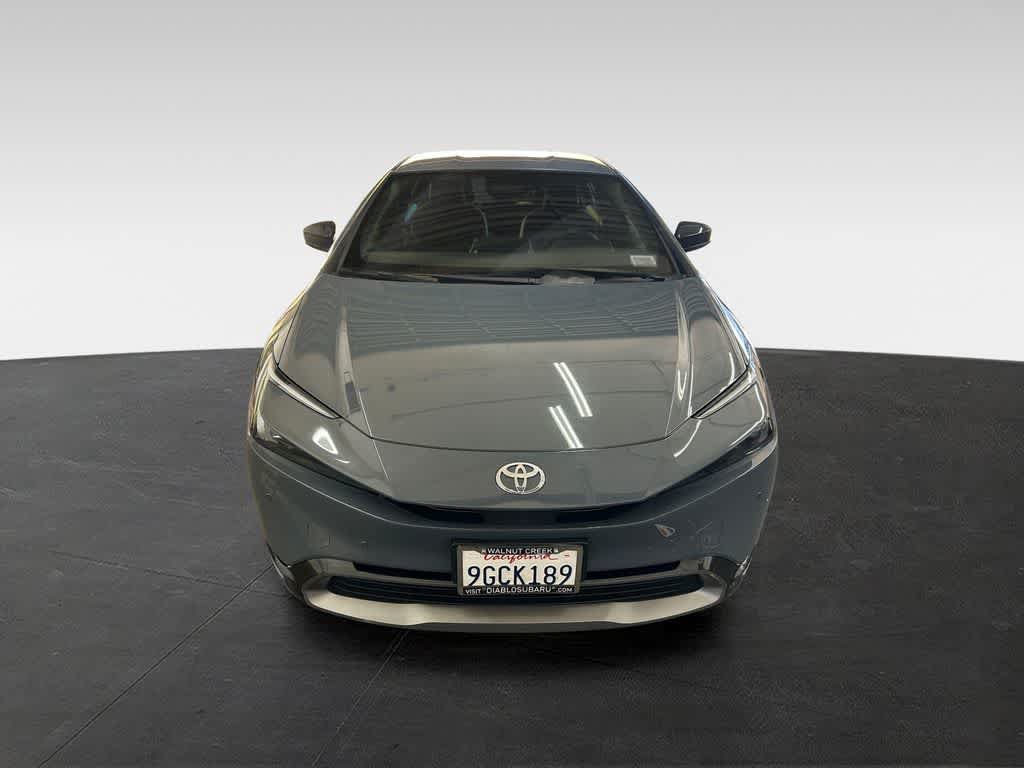 Used 2023 Toyota Prius XLE FWD image 7