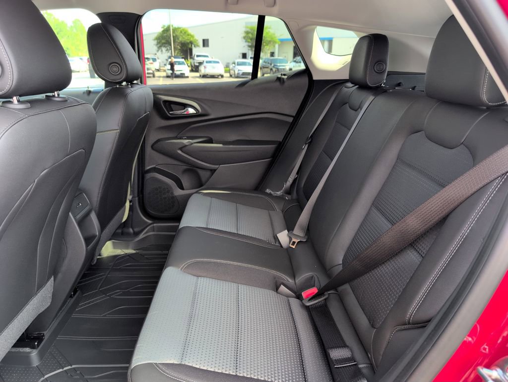 New 2026 Chevrolet Trax LT w/ Driver Confidence Package FWD image 31