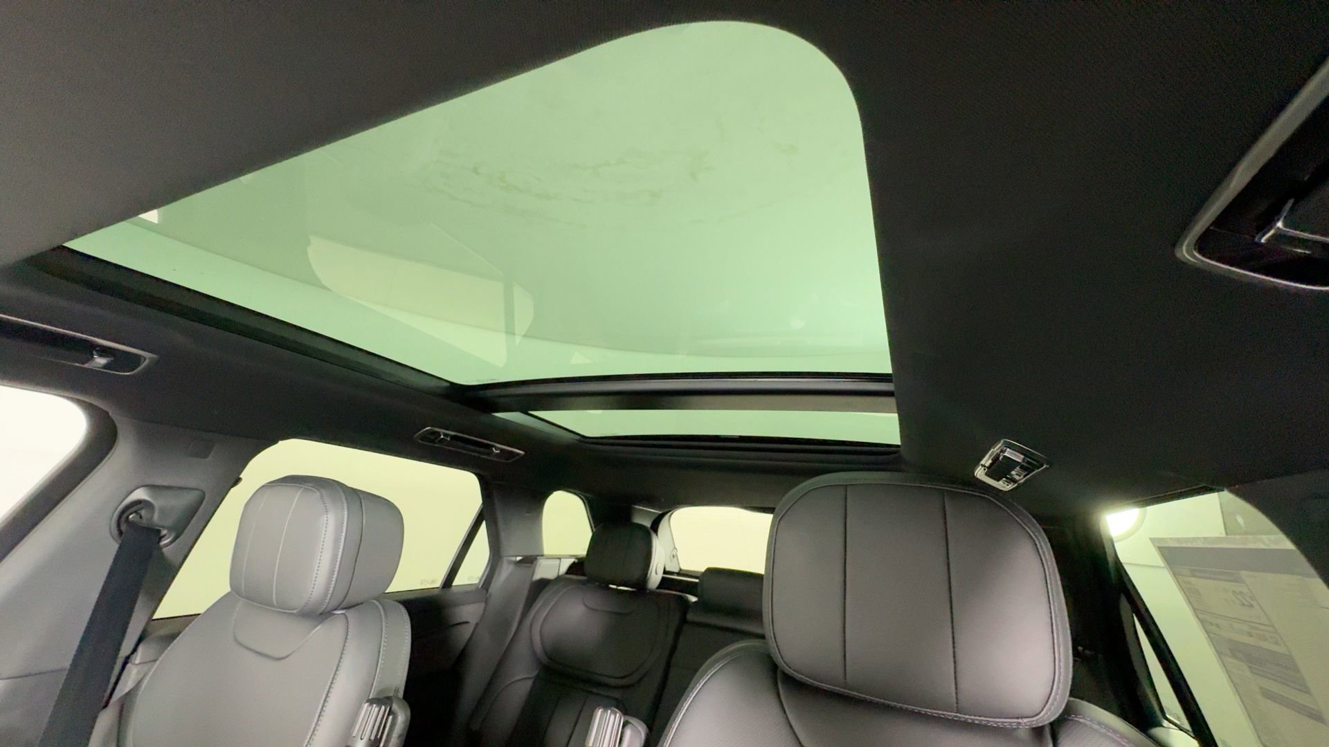 New 2025 Land Rover Range Rover Sport SE image 15