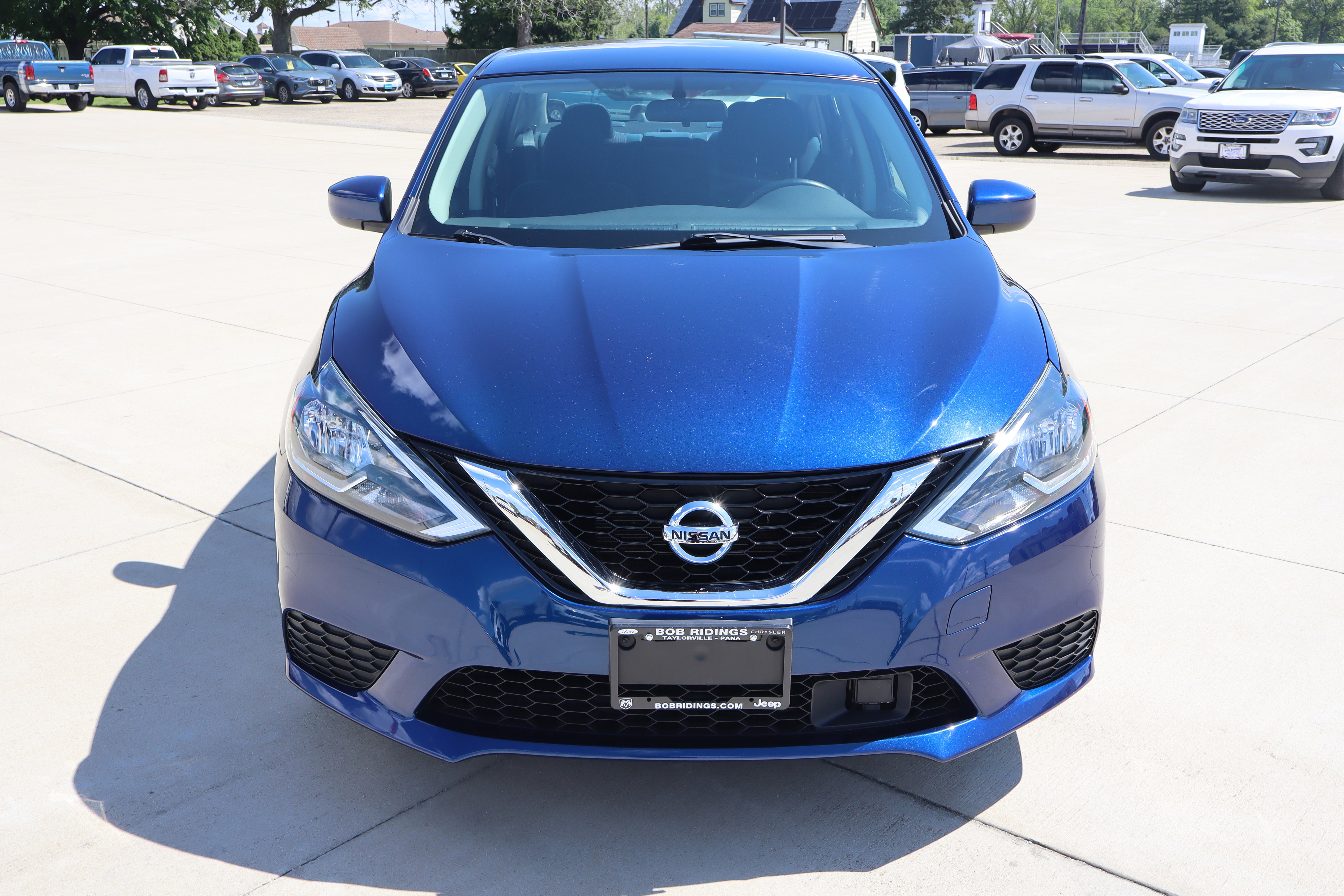 Used 2019 Nissan Sentra SV FWD image 2