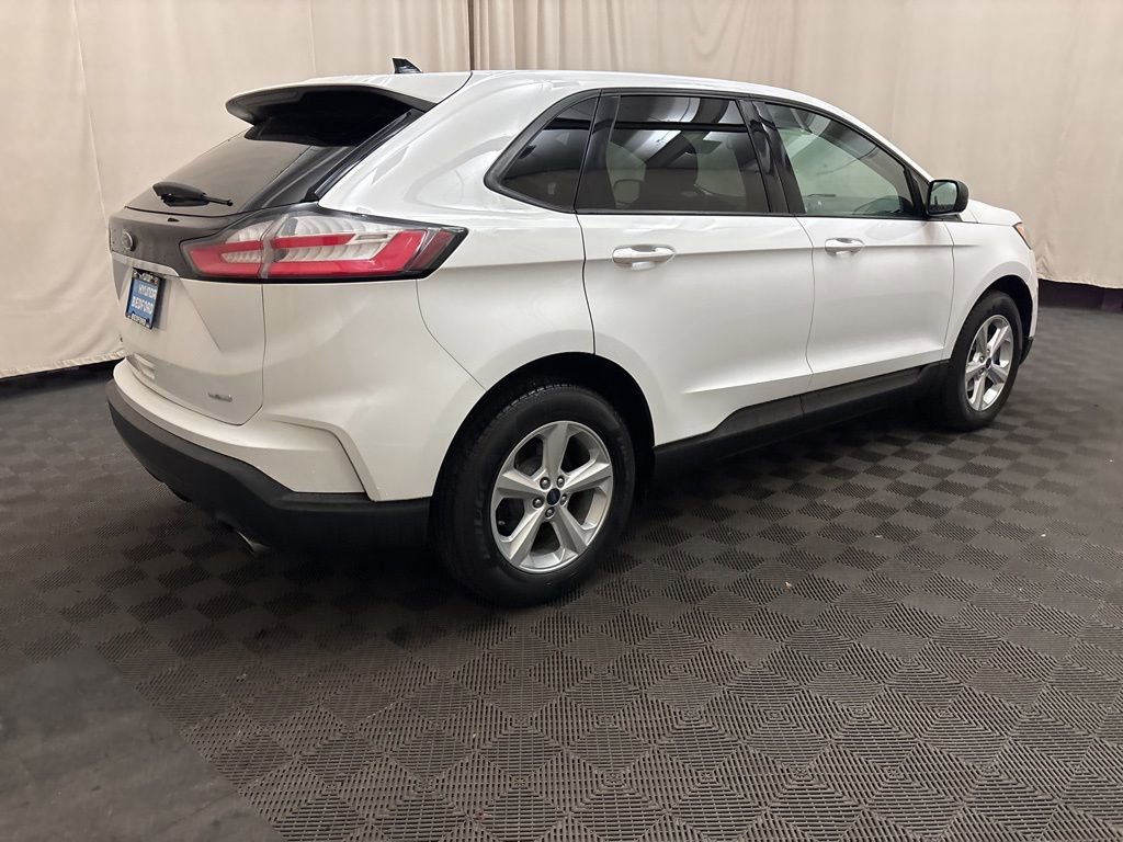 Used 2019 Ford Edge SE image 5