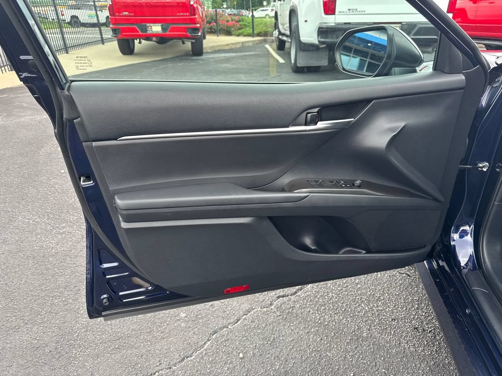 Used 2022 Toyota Camry LE FWD image 11
