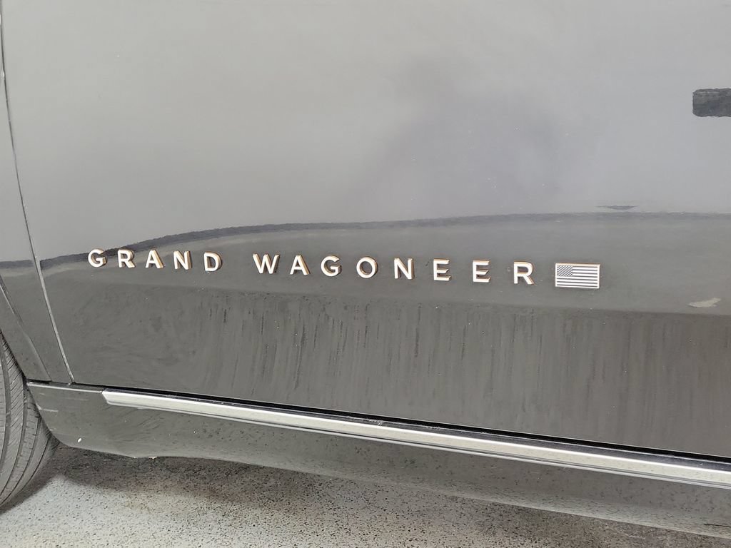 Used 2022 Jeep Grand Wagoneer Series III w/ Rear Seat Video Group 1 AWD/4WD image 8