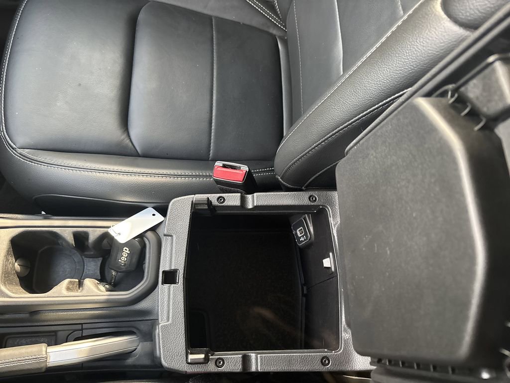 Used 2022 Jeep Wrangler Unlimited Sahara w/ Cold Weather Group image 30