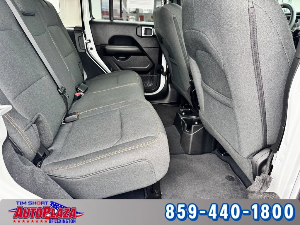 Used 2026 Jeep Wrangler Unlimited Sahara AWD/4WD image 39
