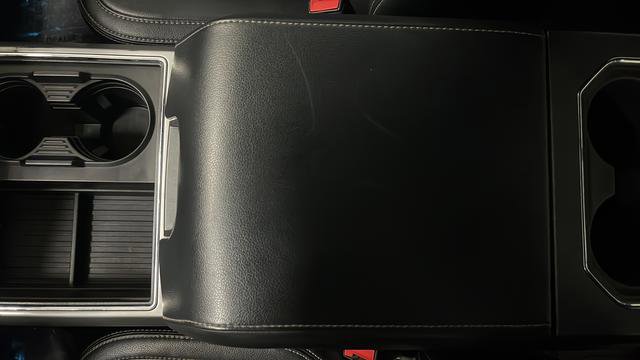Used 2022 Ford F250 Lariat w/ Black Appearance Package image 28