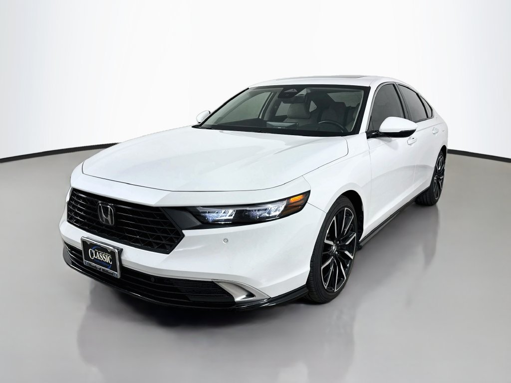 Used 2025 Honda Accord Touring image 3