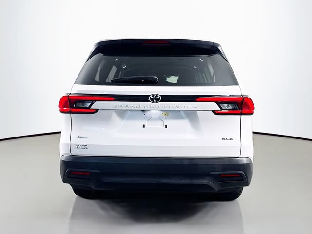 Certified 2024 Toyota Grand Highlander AWD image 7