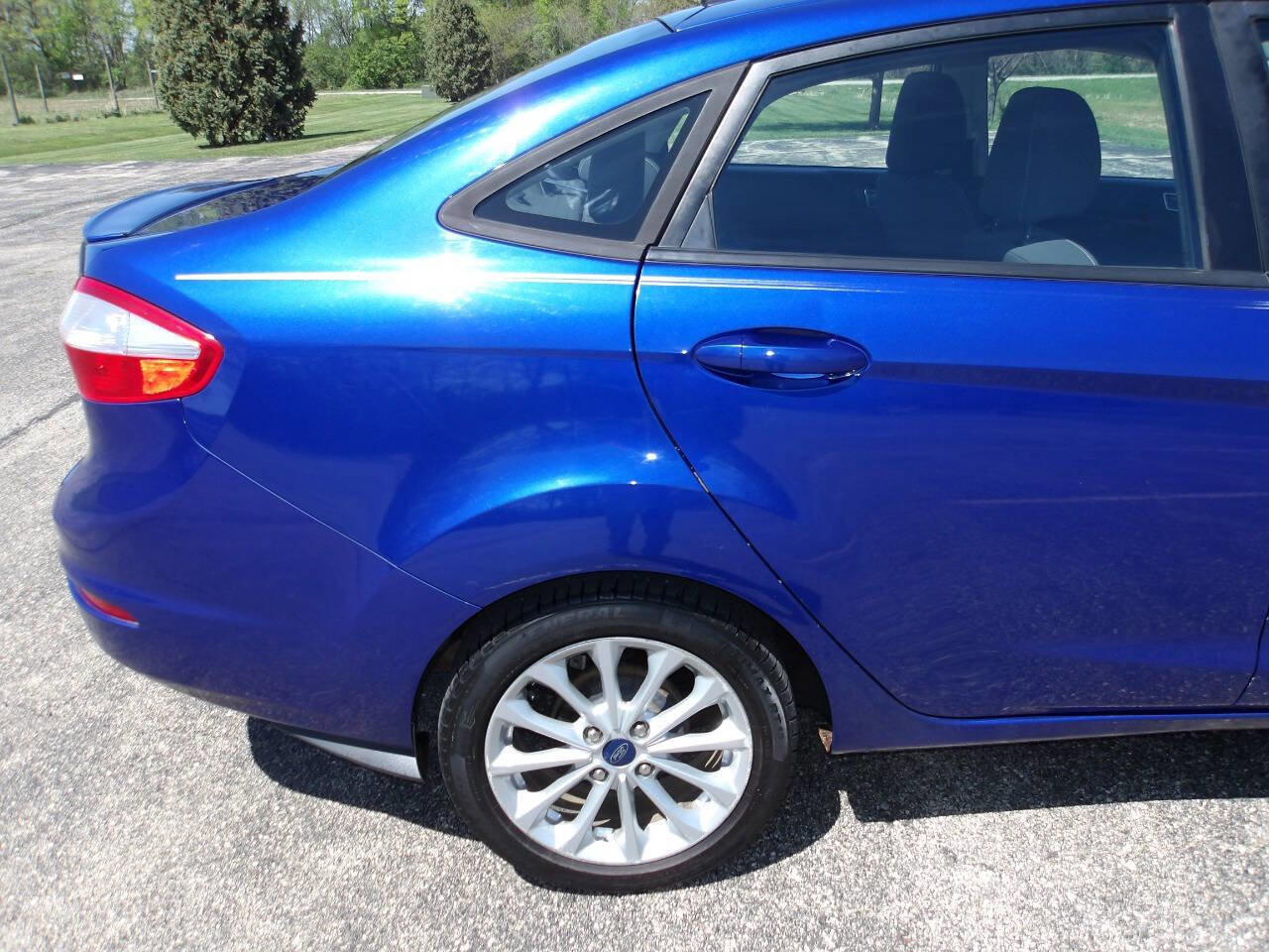 Used 2014 Ford Fiesta SE w/ Equipment Group 201A FWD image 33