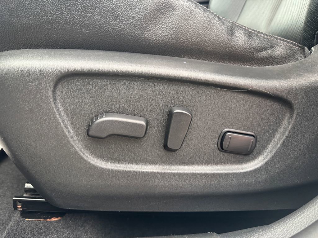 Used 2017 Nissan Rogue SL image 19