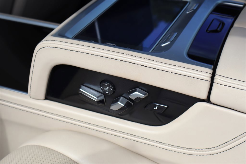 Used 2018 BMW M760i xDrive AWD/4WD image 27