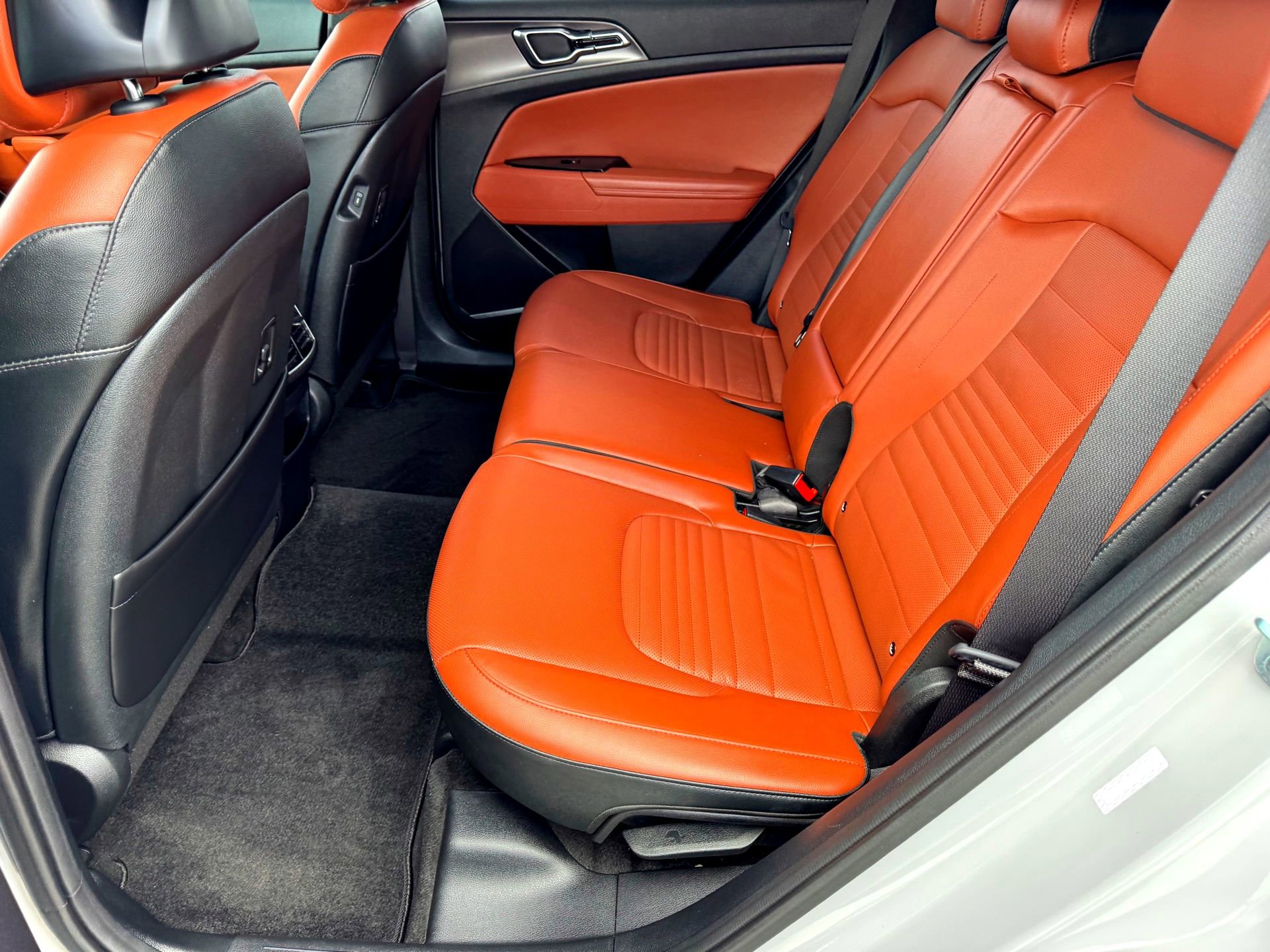 Used 2025 Kia Sportage SX FWD image 19