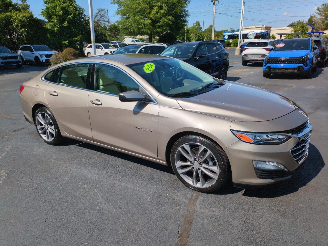 Used 2024 Chevrolet Malibu LT FWD image 1