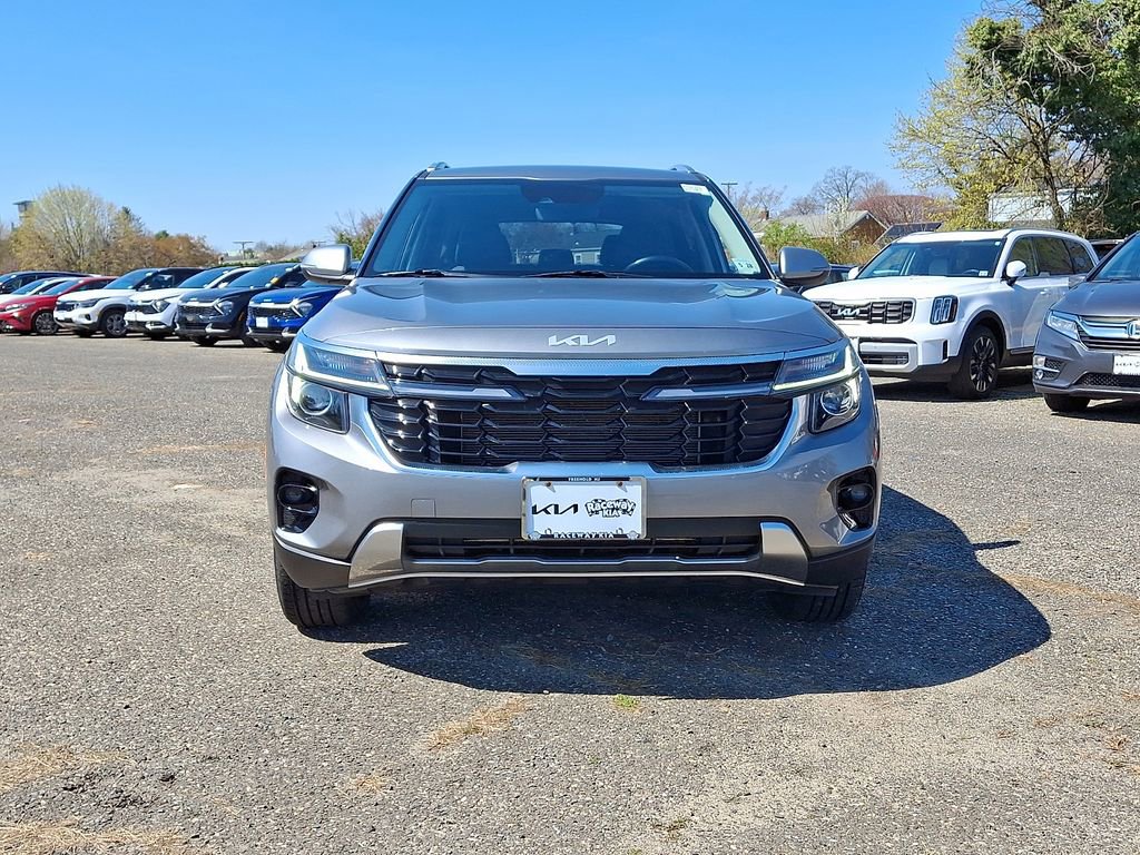 Used 2024 Kia Seltos S AWD/4WD image 2