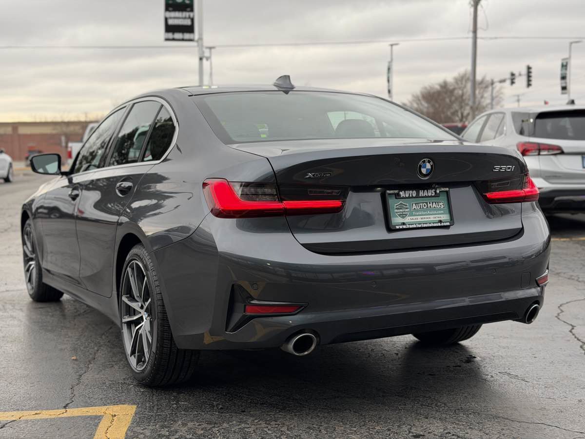 Used 2019 BMW 330i xDrive Sedan w/ Premium Package AWD/4WD image 11