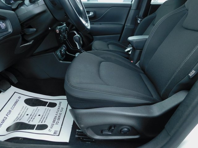 Used 2023 Jeep Renegade Latitude w/ Premium Group image 24