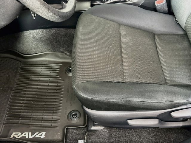 Used 2016 Toyota RAV4 LE AWD/4WD image 23