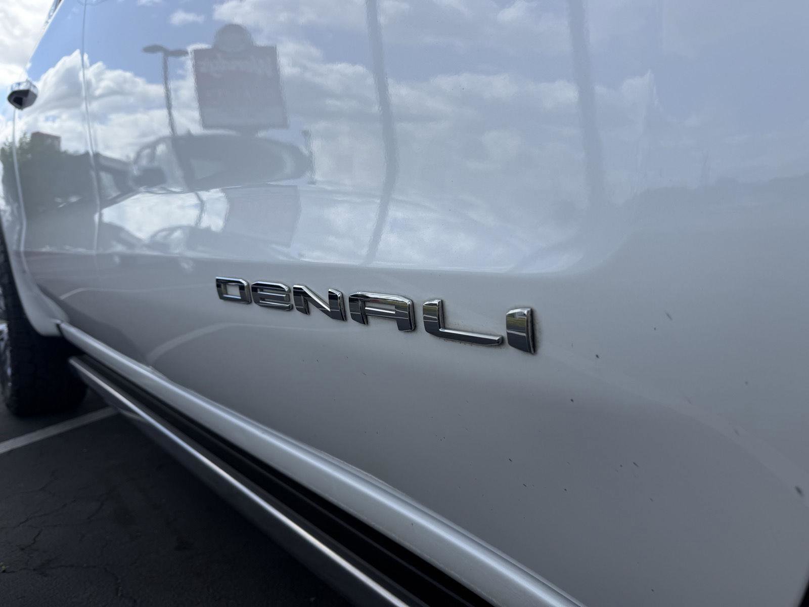 Used 2023 GMC Sierra 1500 Denali w/ Denali Reserve Package AWD/4WD image 11