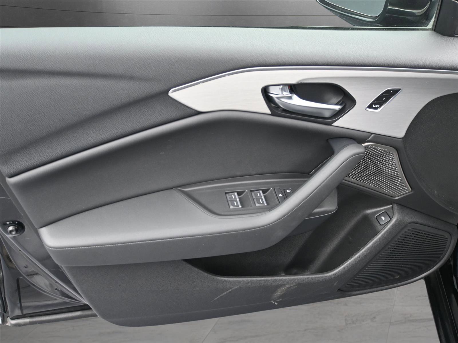 Certified 2023 Acura TLX w/ Technology Package image 10