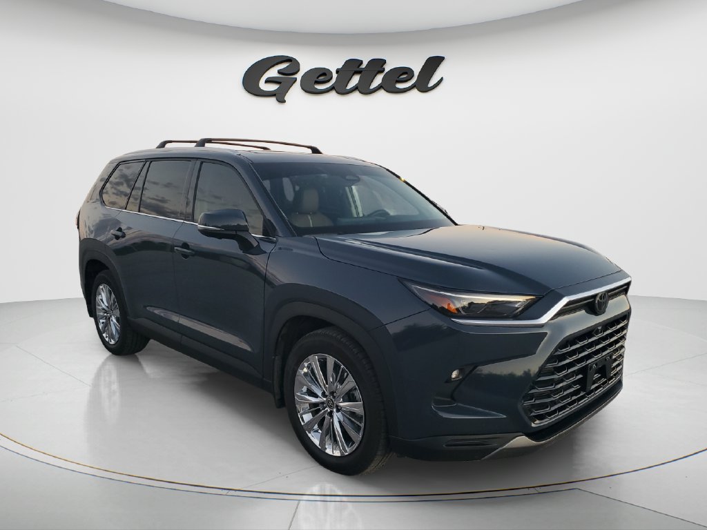 Used 2024 Toyota Grand Highlander AWD image 3