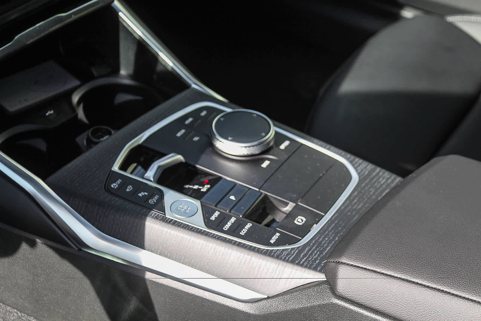 New 2026 BMW 330i Sedan w/ M Sport Package RWD image 18