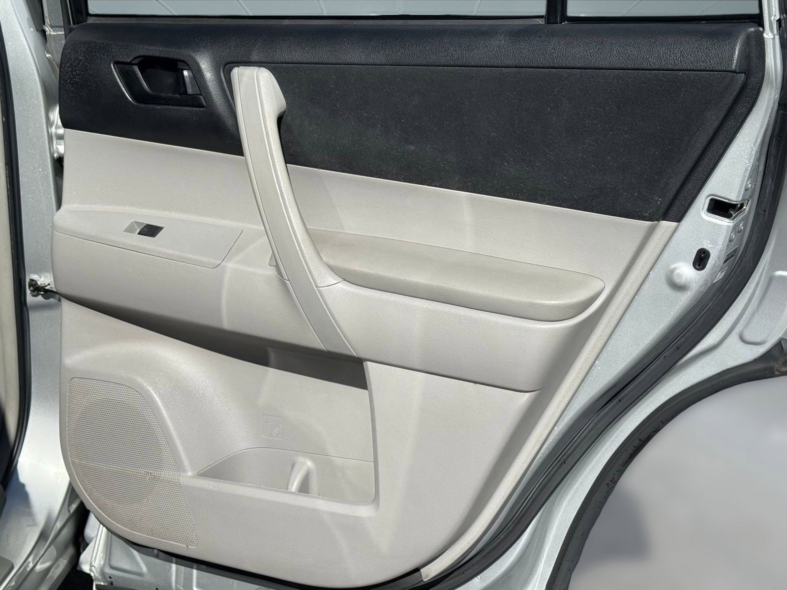 Used 2010 Toyota Highlander Base image 23