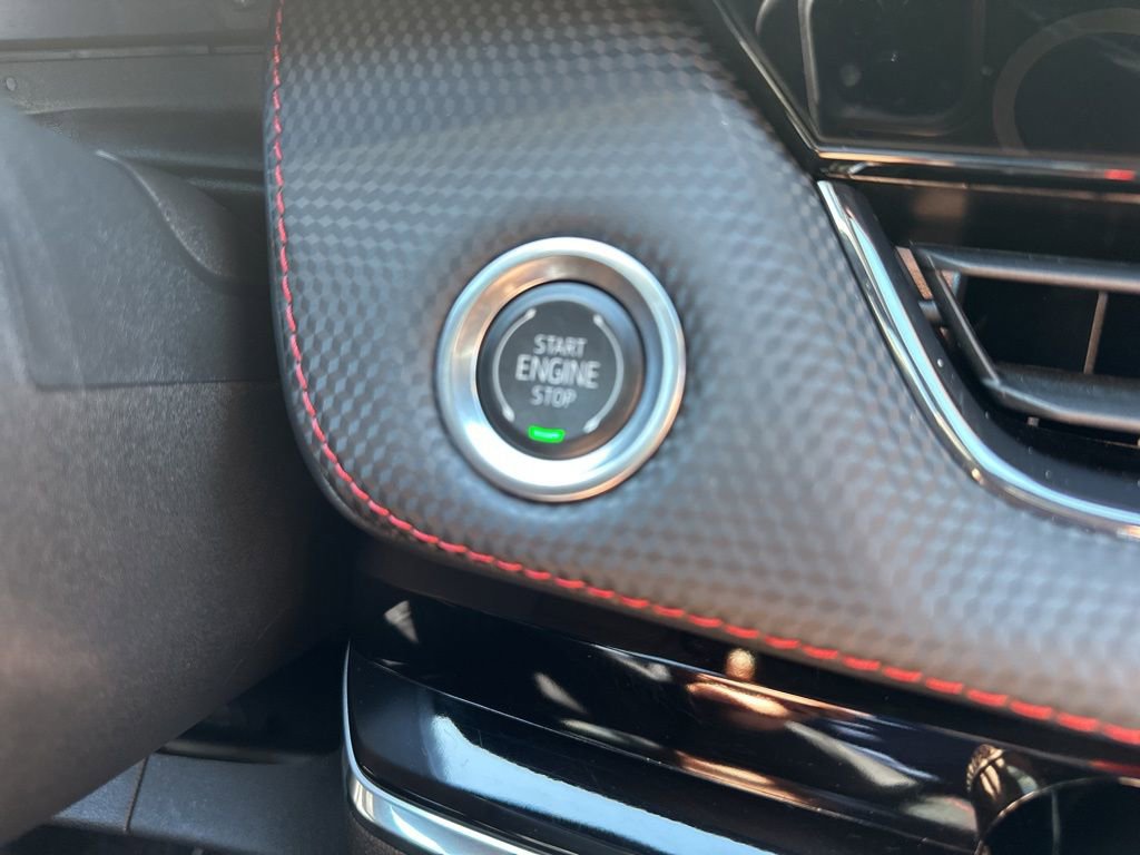 Used 2025 Chevrolet Equinox RS w/ Convenience Package III AWD/4WD image 4