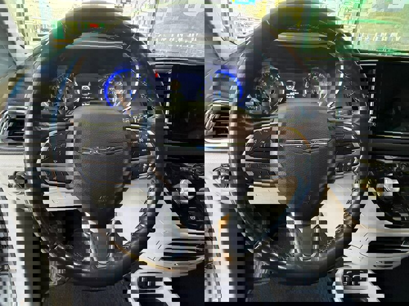 Used 2021 Chrysler Pacifica Touring-L image 20