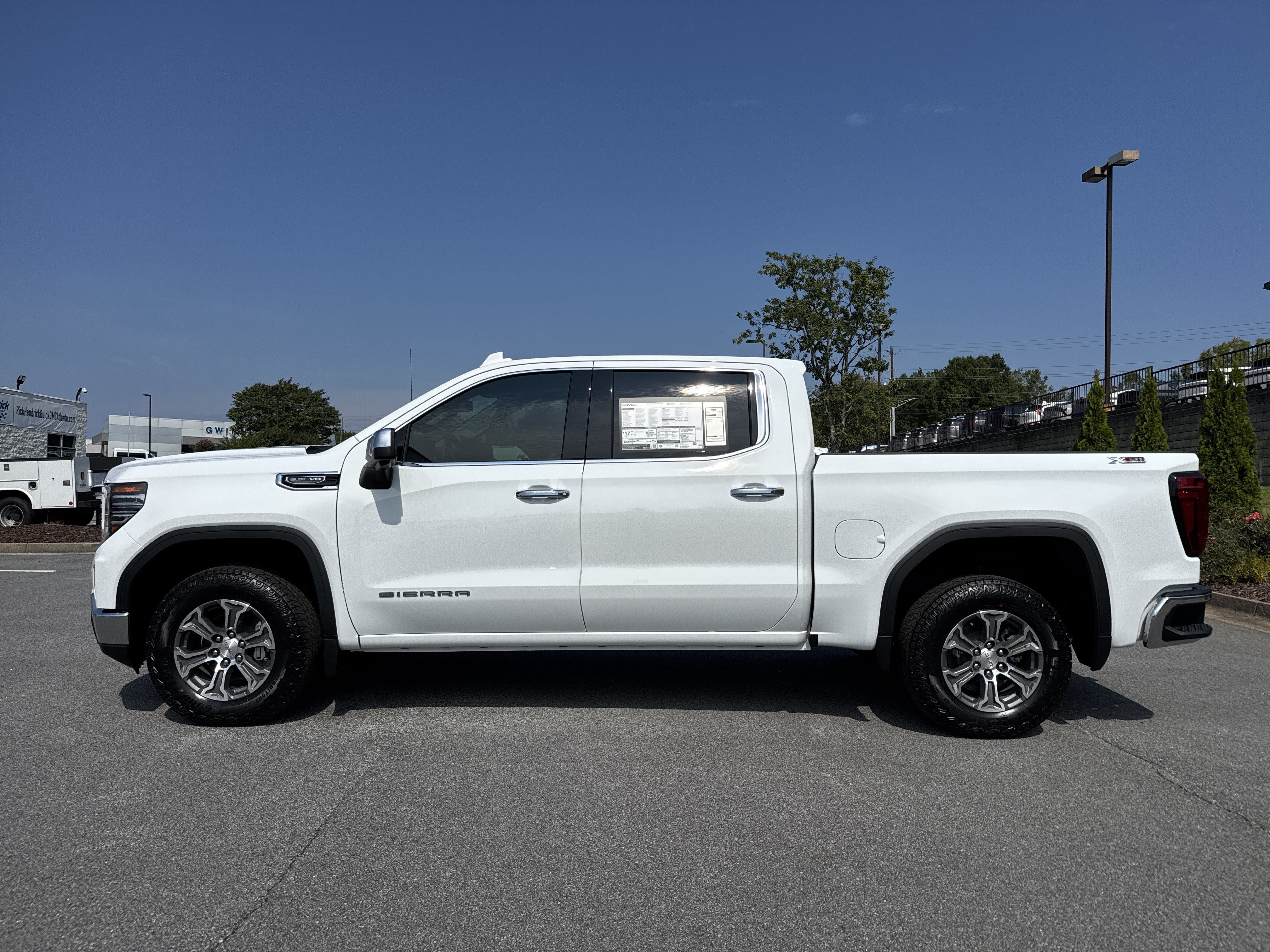 New 2026 GMC Sierra 1500 SLT w/ X31 Off-Road Package AWD/4WD image 7