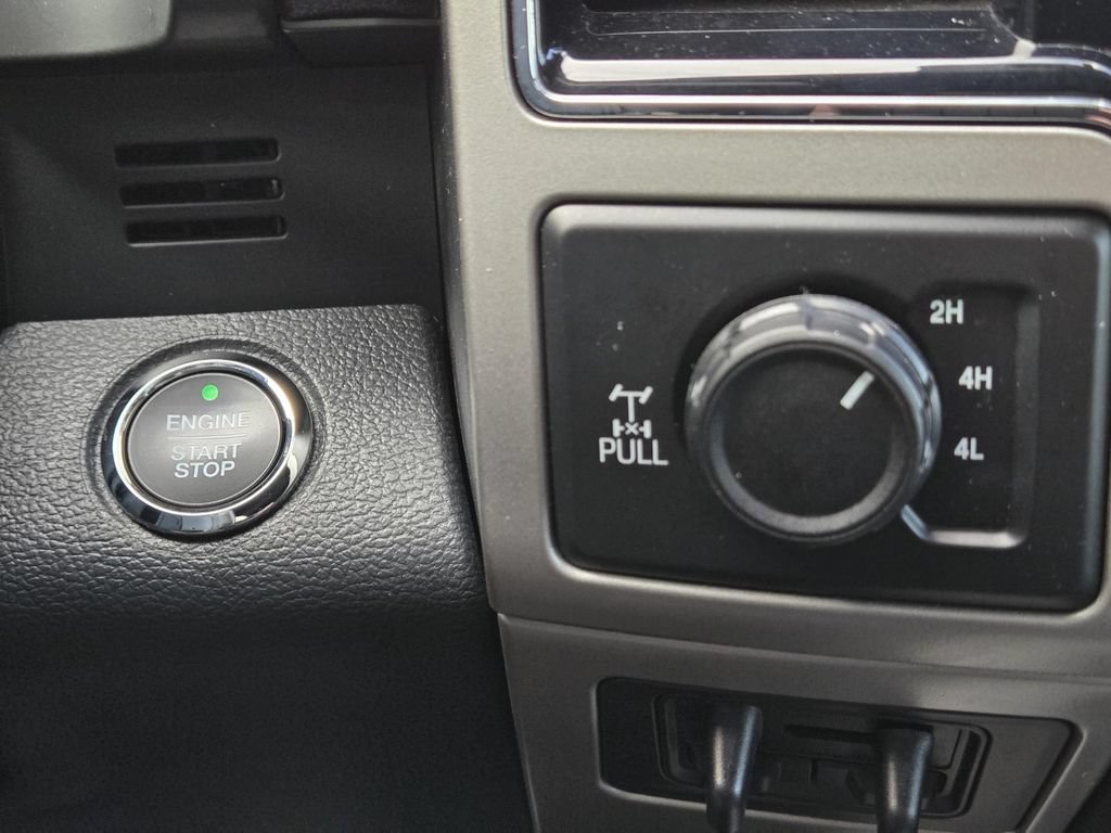 Used 2022 Ford F250 Lariat w/ Lariat Ultimate Package AWD/4WD image 12