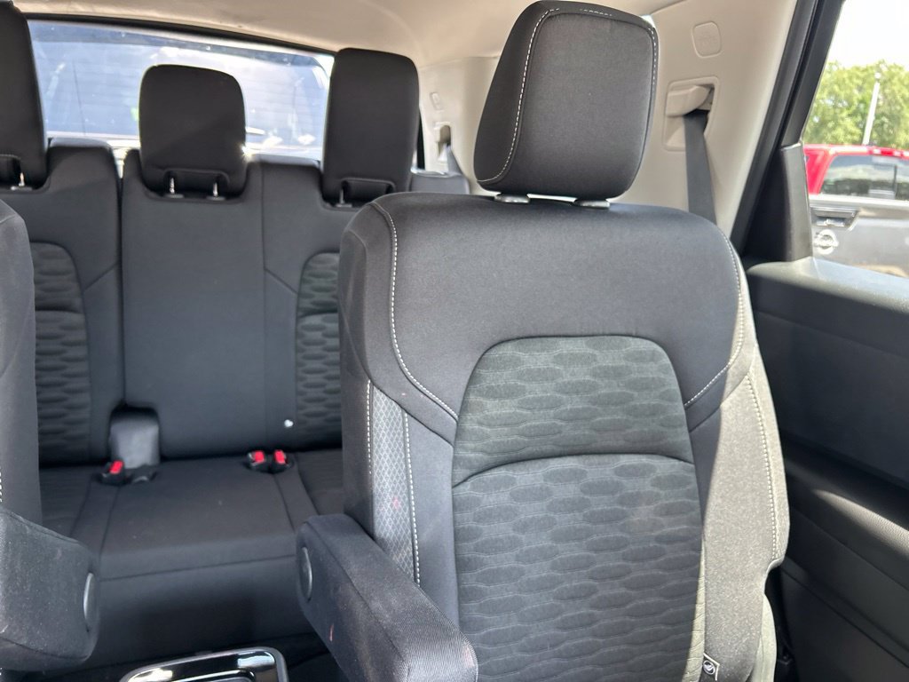 Certified 2025 Nissan Pathfinder SV w/ SV Premium Package FWD image 16