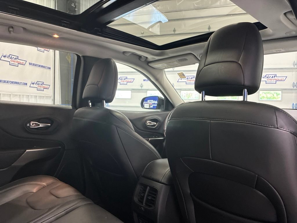Used 2021 Jeep Cherokee Limited AWD/4WD image 46