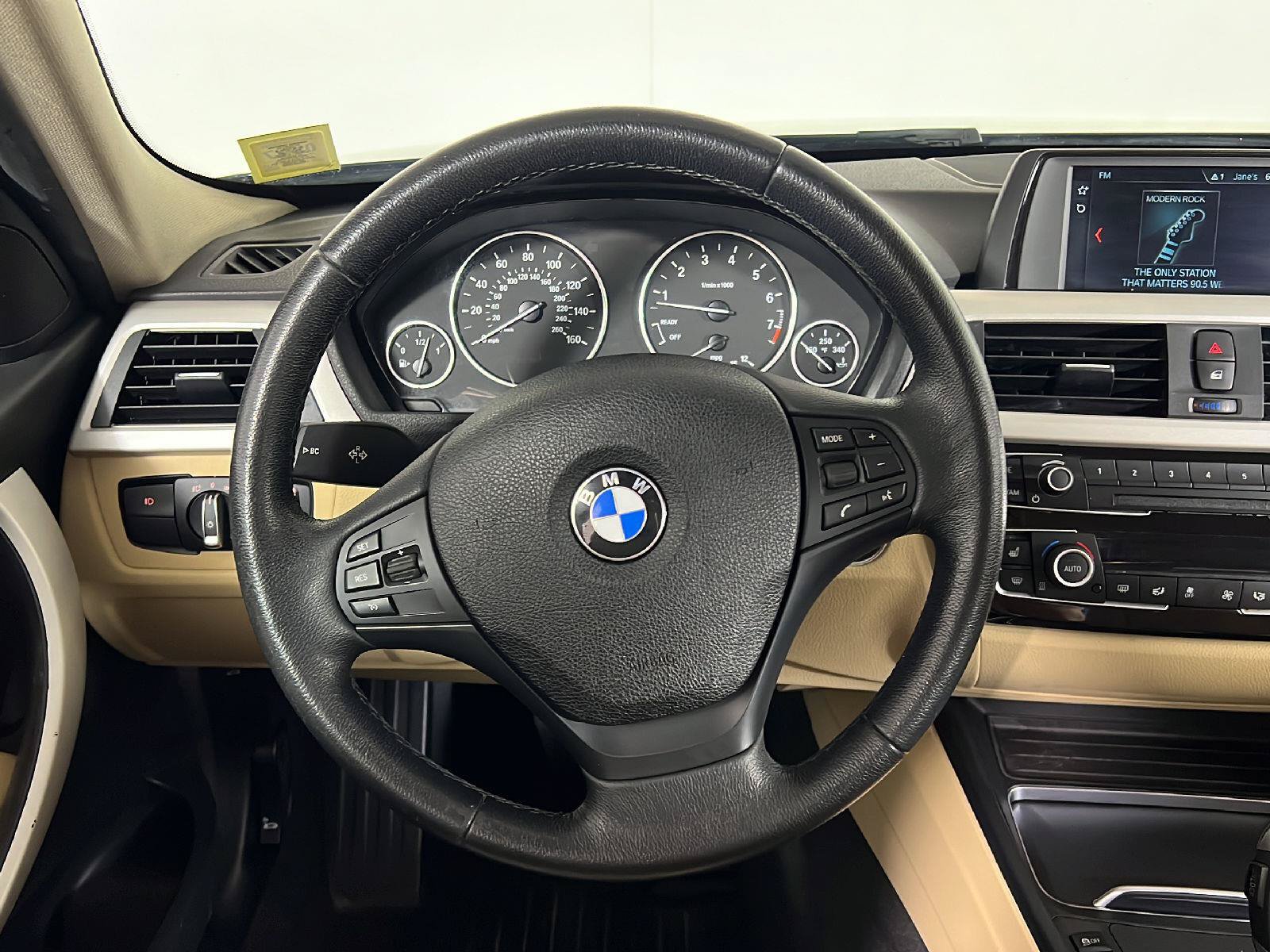 Used 2018 BMW 320i xDrive Sedan AWD/4WD image 16